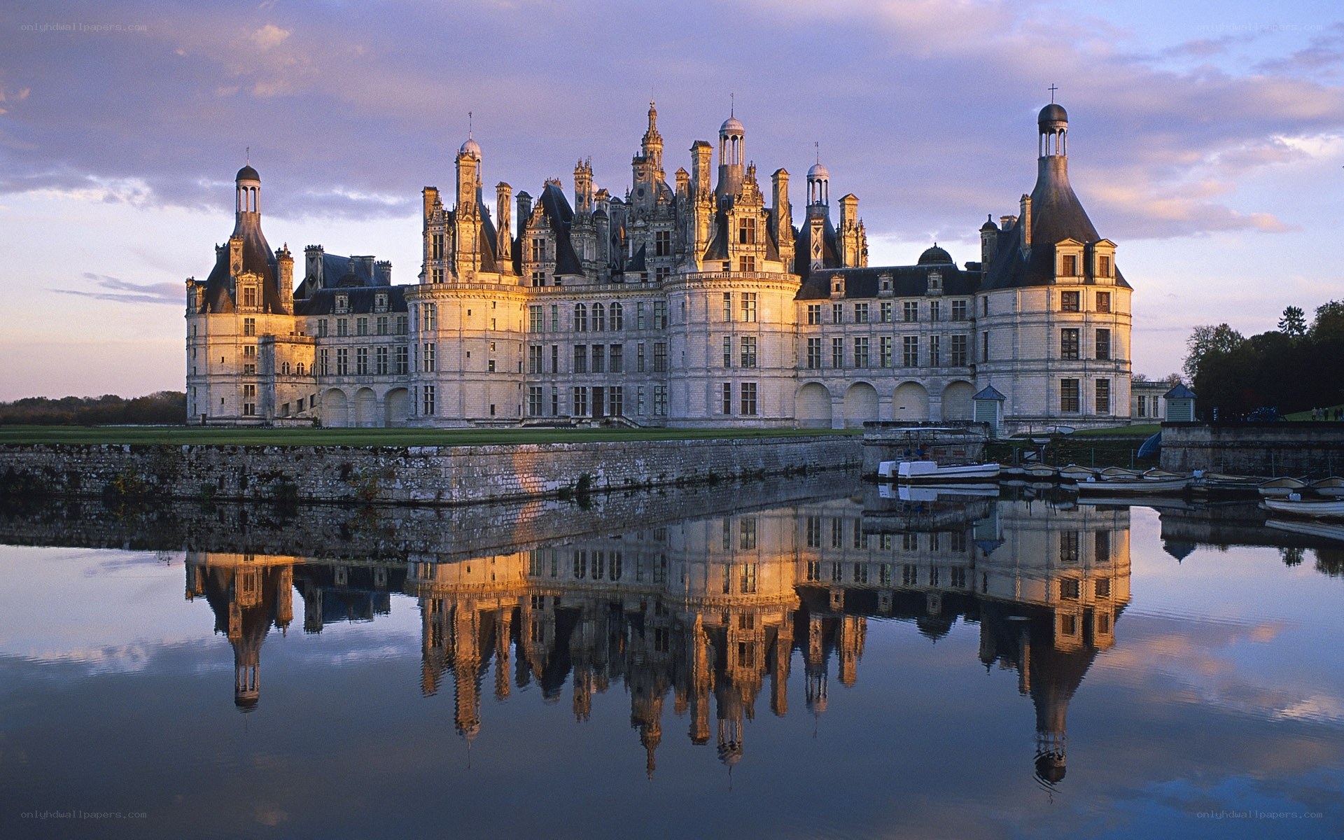Château de Chambord at sunset
