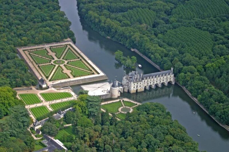 Château De Chambord — Green, Serene