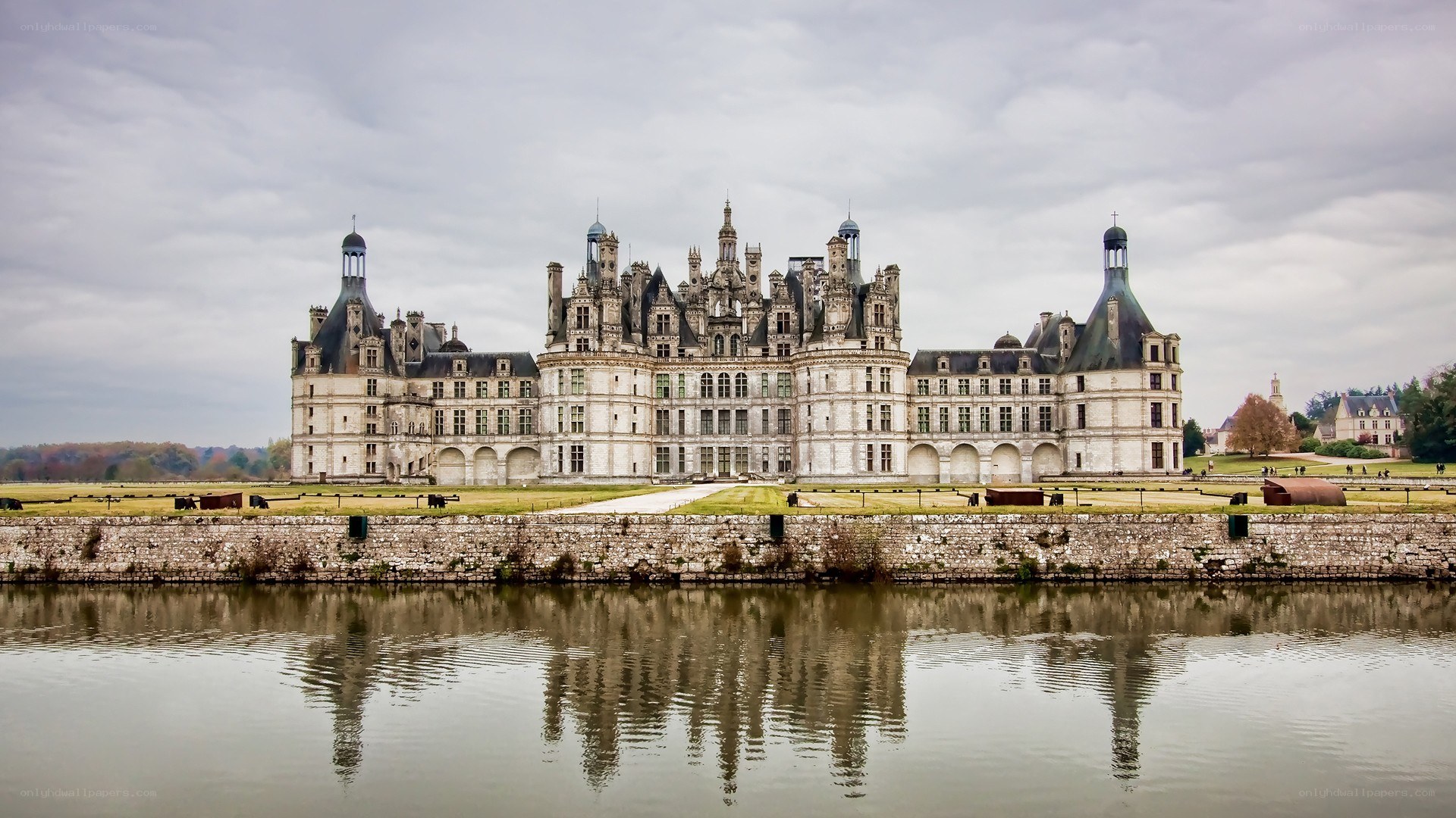 Château de Chambord reflection