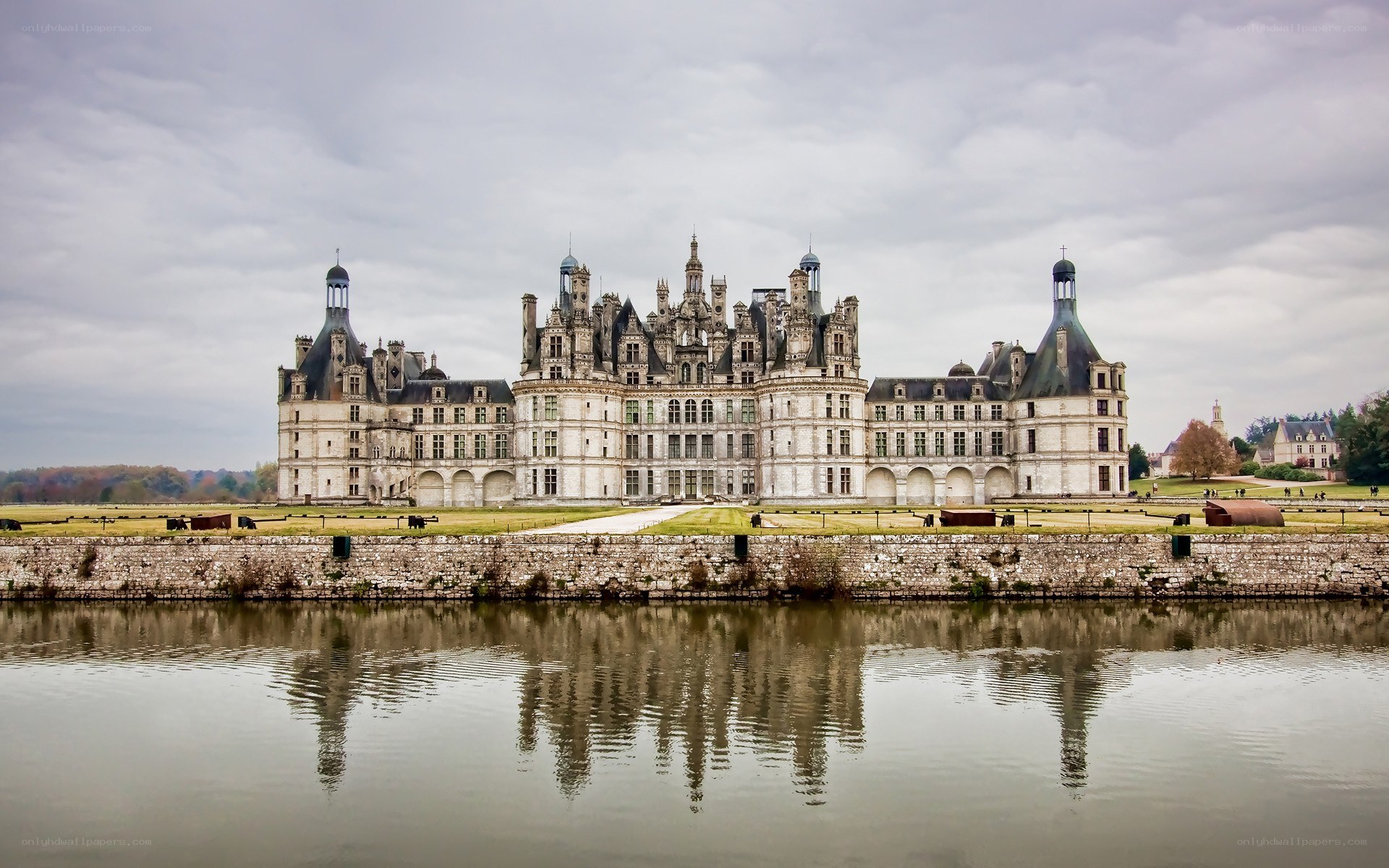 Château de Chambord reflection