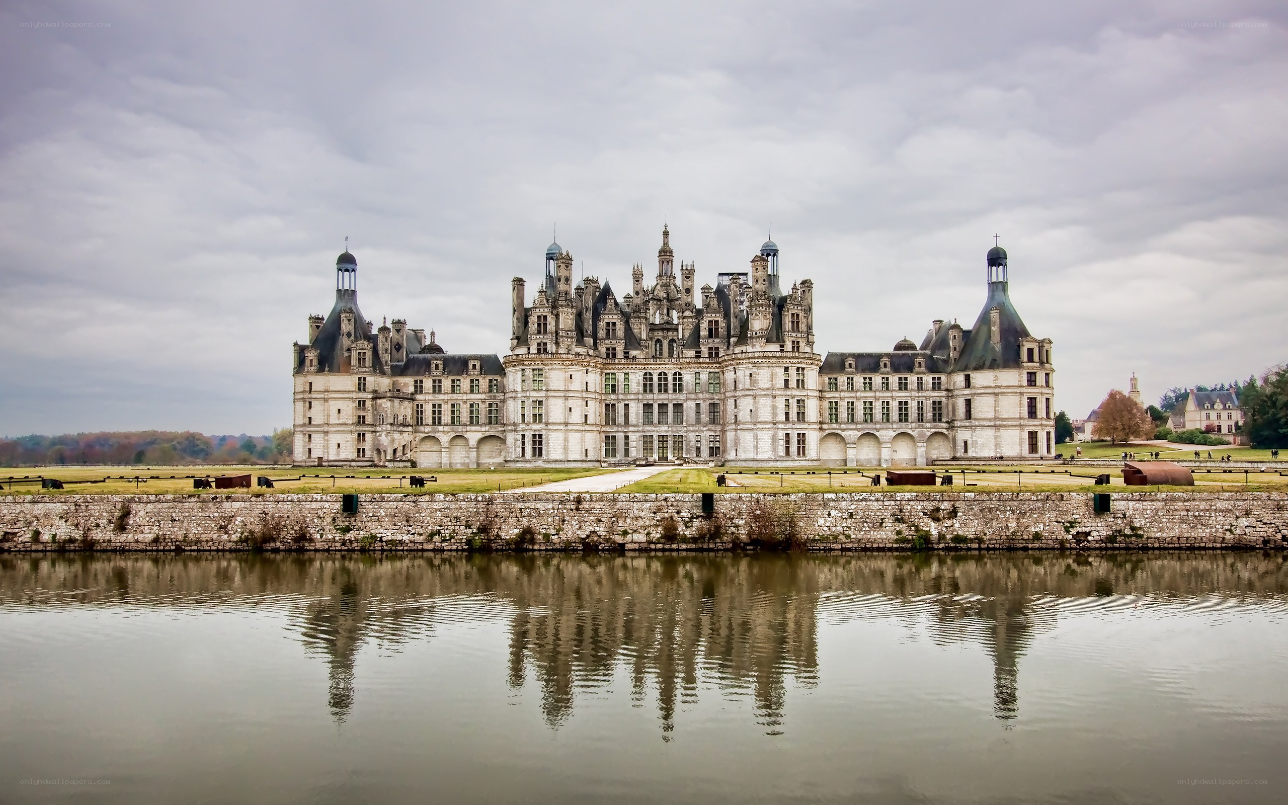 Château de Chambord reflection
