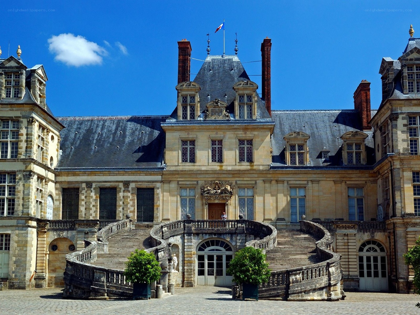 Château de Chantilly courtyard