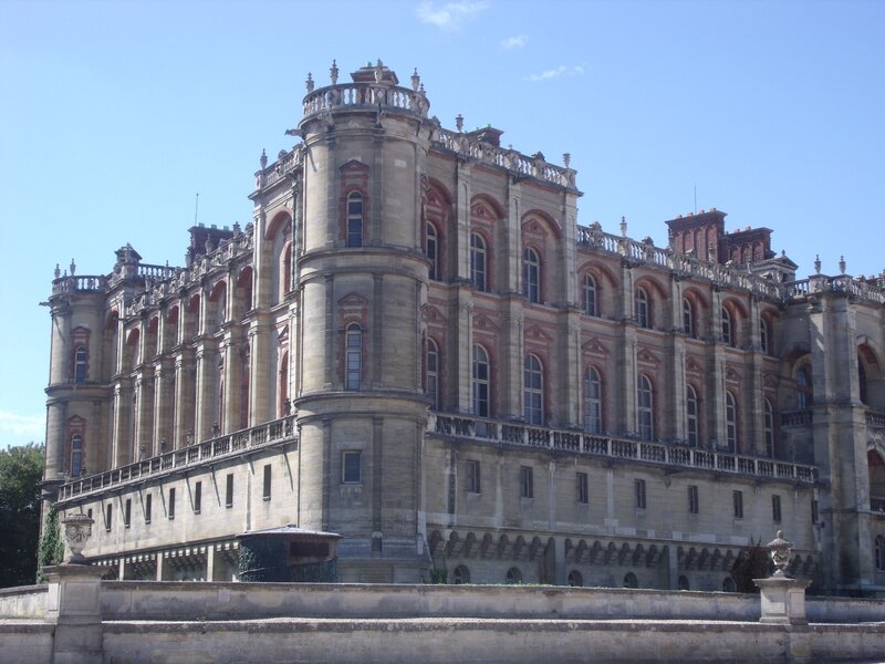 Château De Chantilly — Gray
