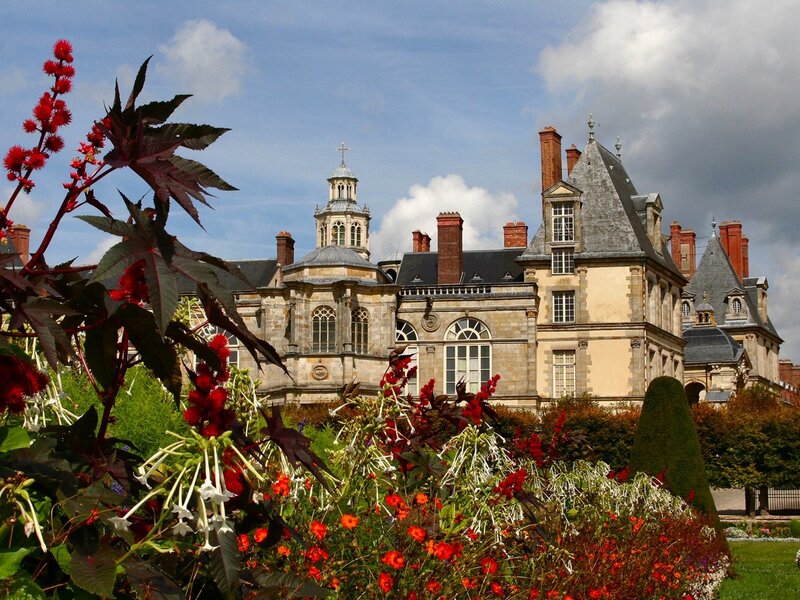 Château De Chantilly — Red