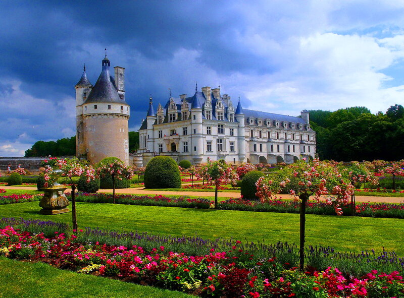 Château De Chenonceau — Green, Dramatic