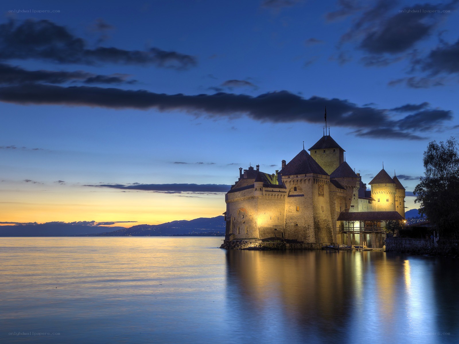 Château de Chillon at dusk
