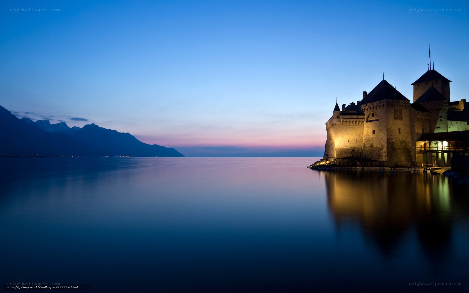 Château de Chillon at dusk