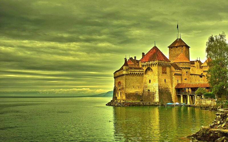 Château De Chillon — Green, Dramatic