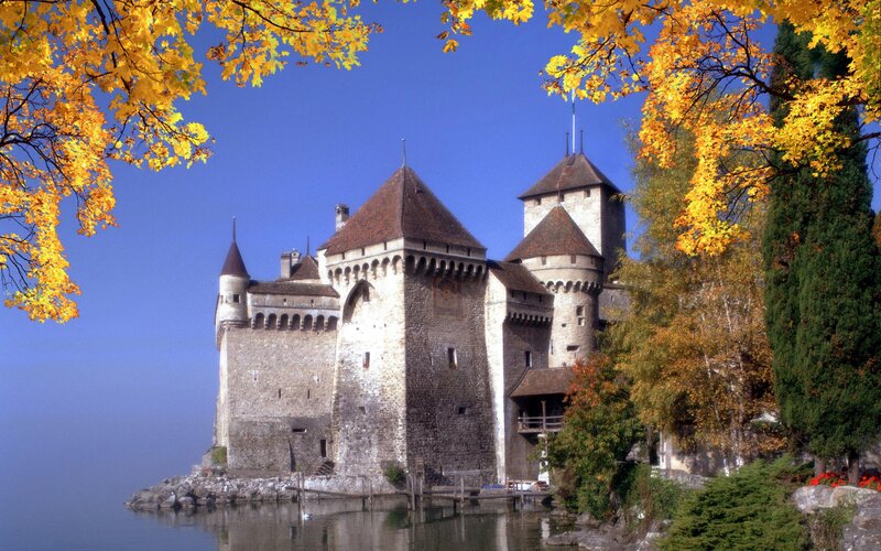 Château de Chillon in autumn