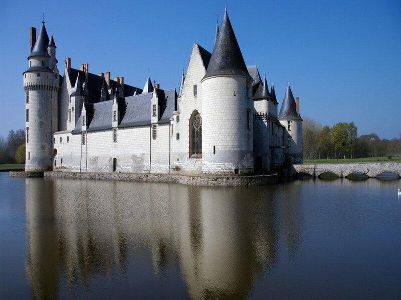 Château De Montpoupon — Blue