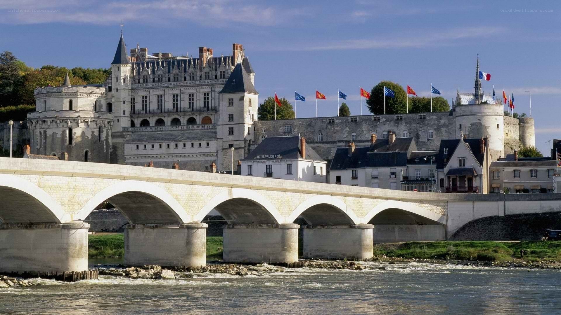 Château de Saumur and bridge