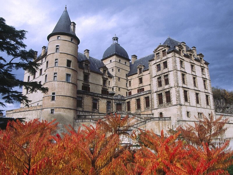 Château de Vizille in autumn