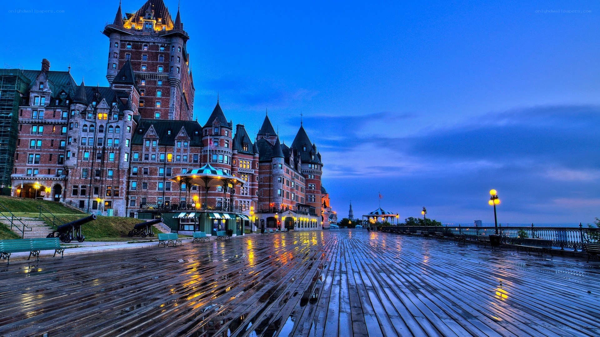 Château Frontenac at dusk