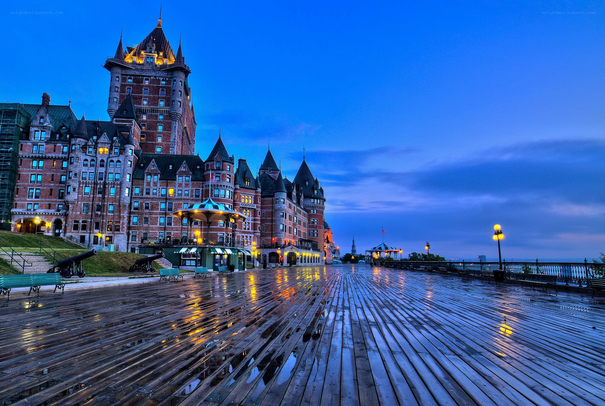 Château Frontenac at dusk