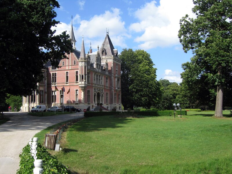 Château in a park on a sunny day