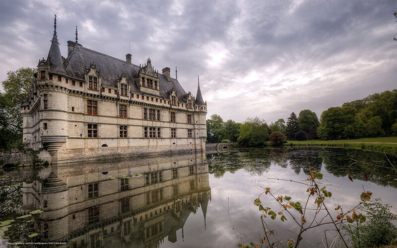 Château with Moat — Gray