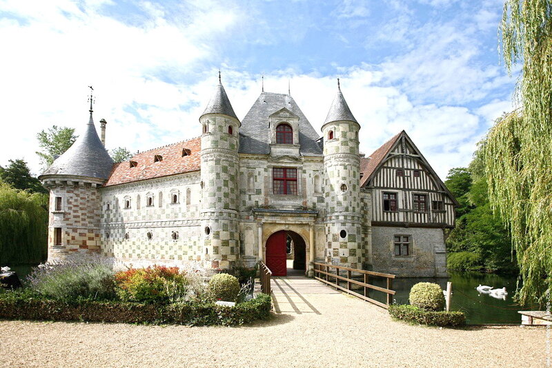 Château with Moat