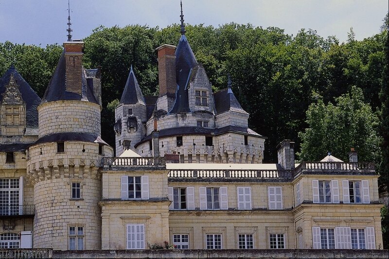 Château with Turrets — Gray
