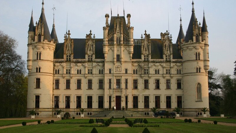 Château with Turrets — White