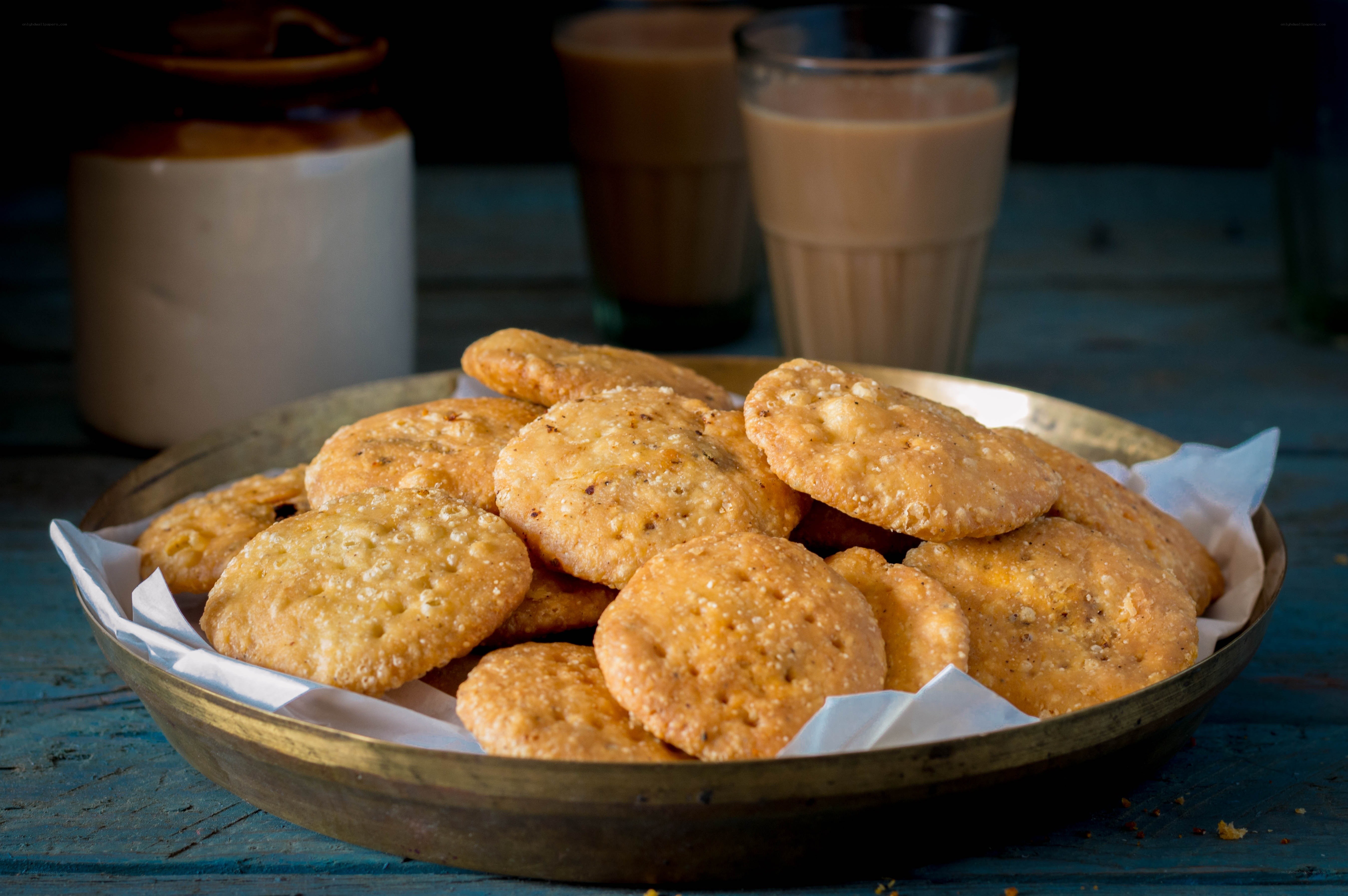 Chaat with tea on a wooden table