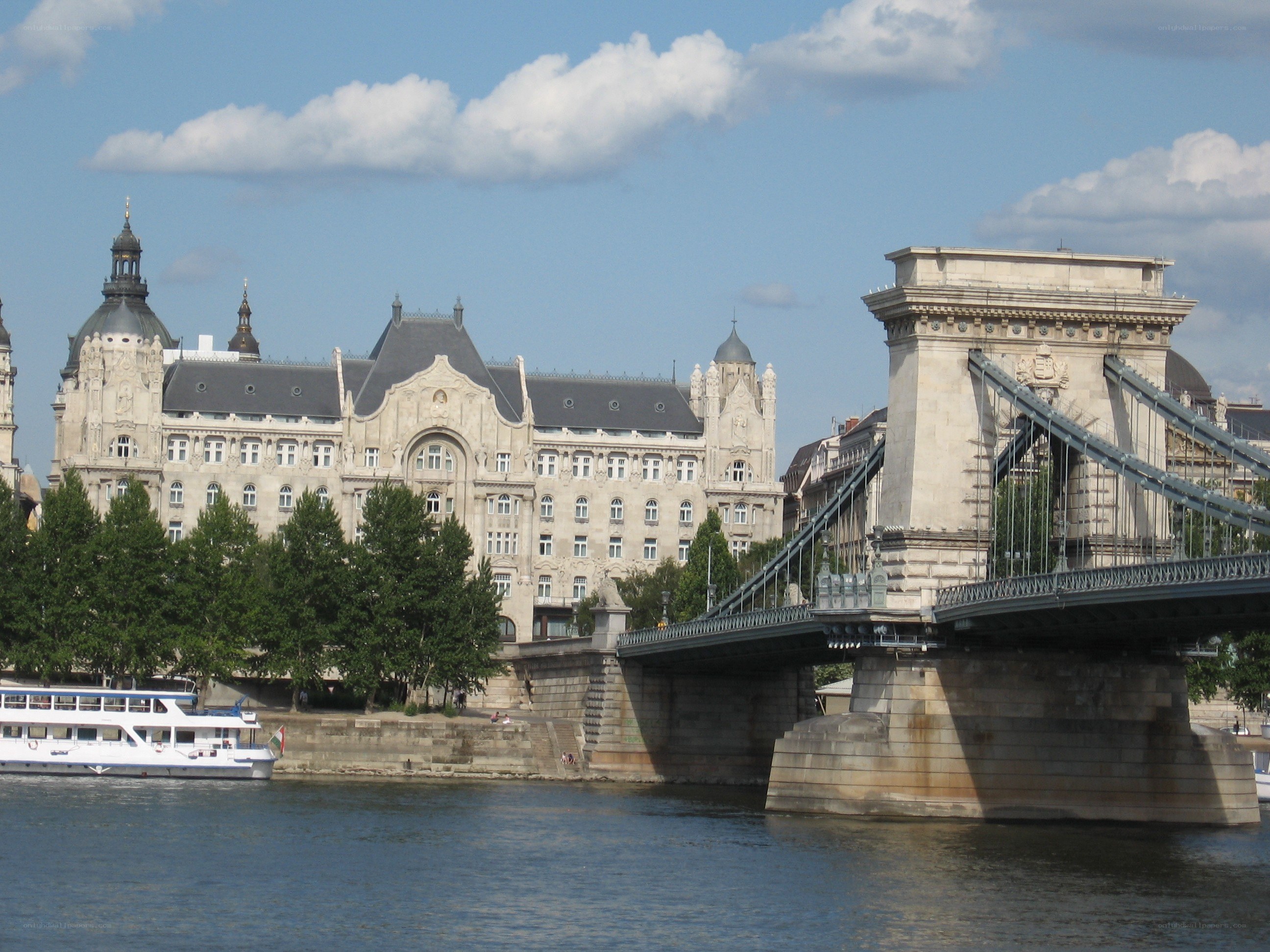 Chain Bridge and building in Budapest