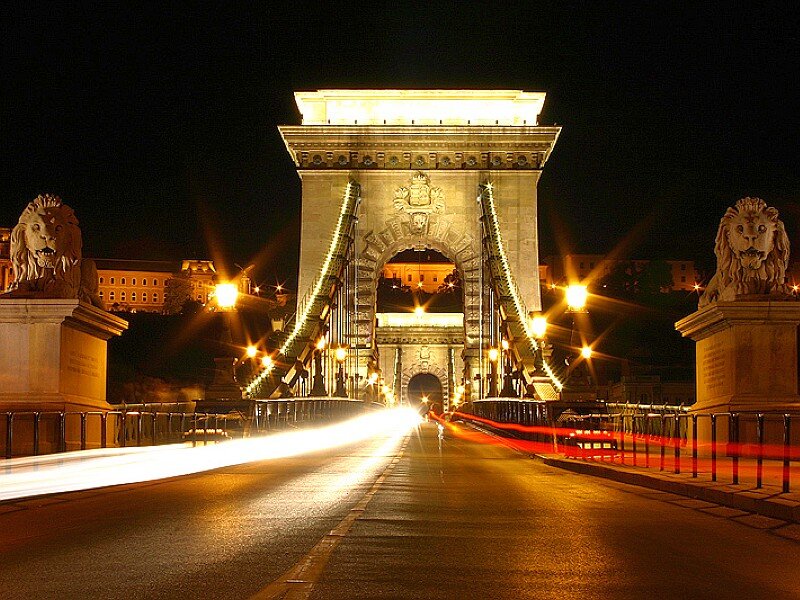 Chain Bridge at Night — Black