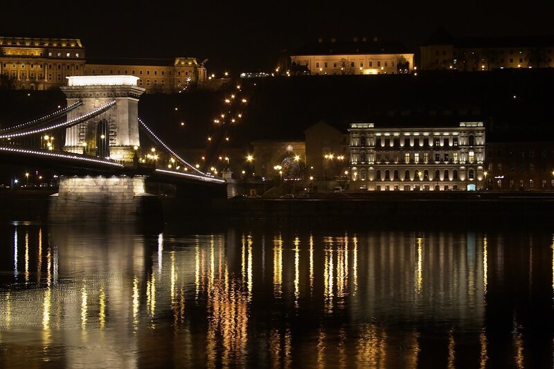Chain Bridge at night in Budapest