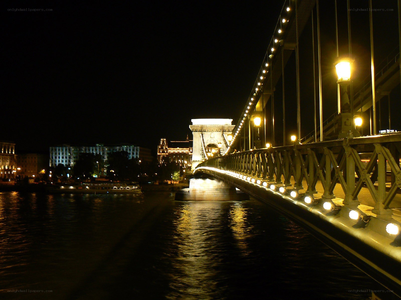 Chain Bridge at night in Budapest