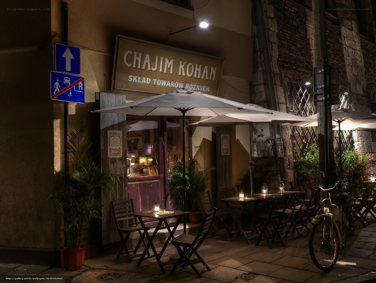 Chajim Kohan storefront at night