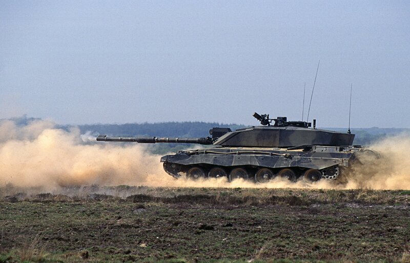 Challenger Tank — Green, Dynamic