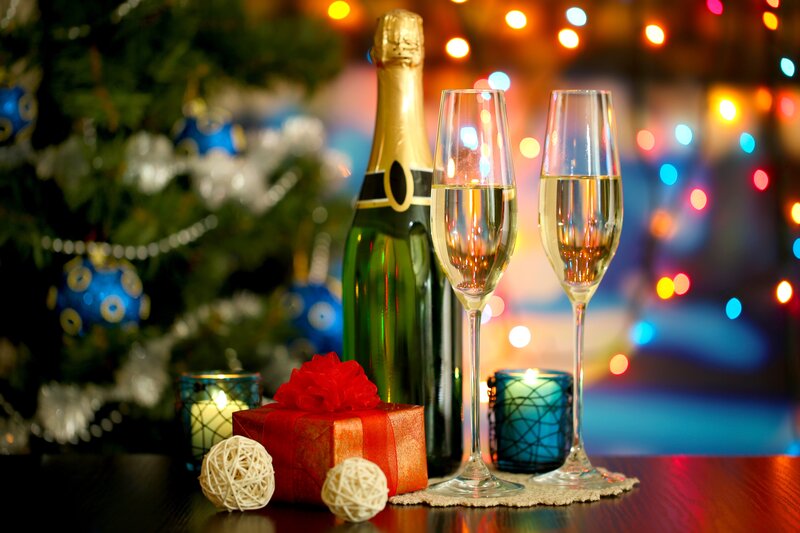 Champagne and Gifts — Green