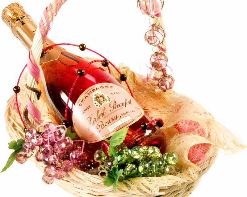 Champagne Bottle in Basket — Pink