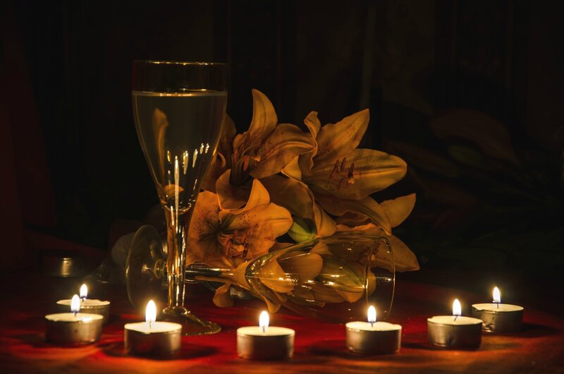 Champagne Glass with Lilies
