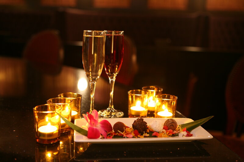 Champagne Glasses and Dessert — Gold