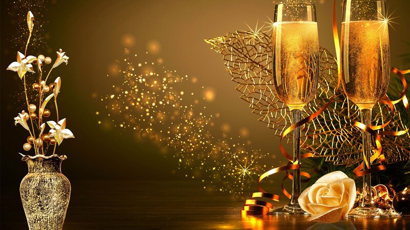 Champagne Glasses and Flowers — Gold
