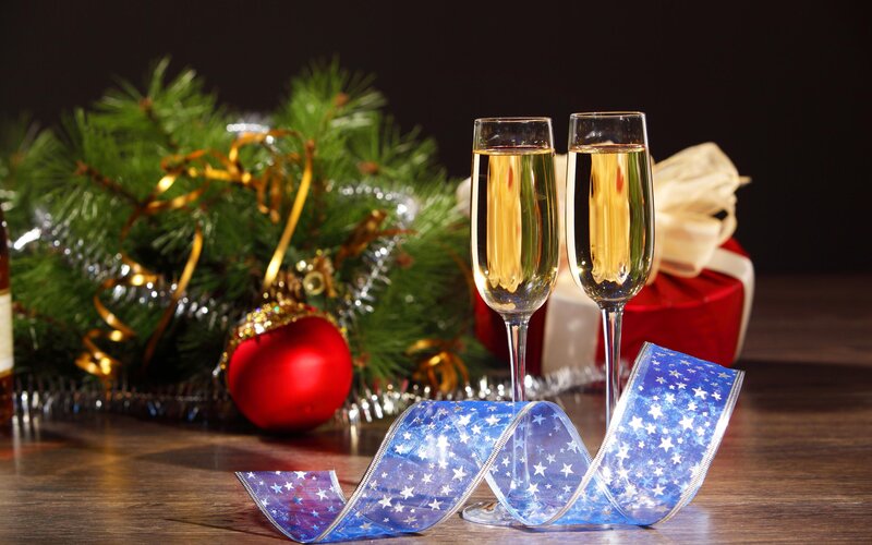 Champagne Glasses and Ornaments — Blue