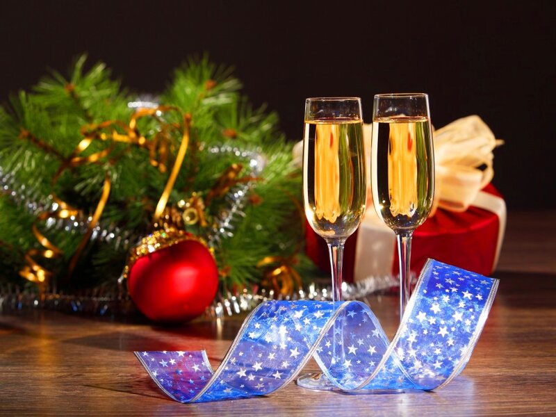Champagne Glasses and Ornaments — Green, Festive