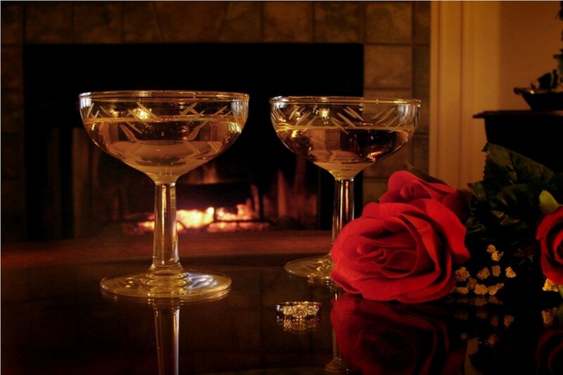 Champagne Glasses and Roses — Red, Romantic