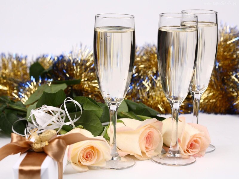 Champagne Glasses and Roses — White