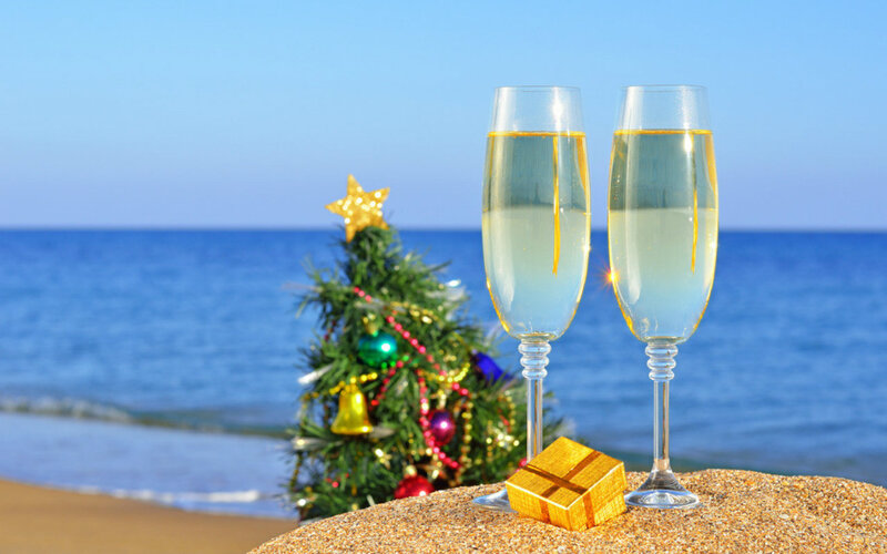 Champagne Glasses on Beach — Blue, Festive