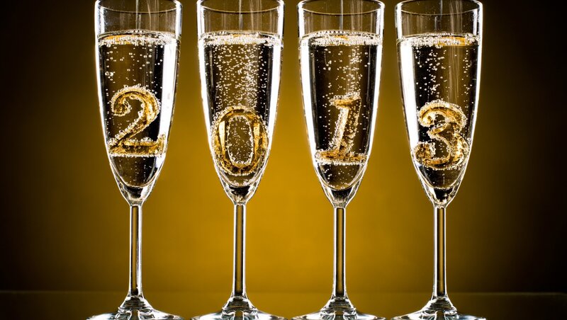 Champagne Glasses with Numbers — Gold