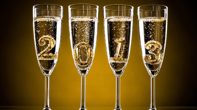 Champagne Glasses with Numbers — Yellow