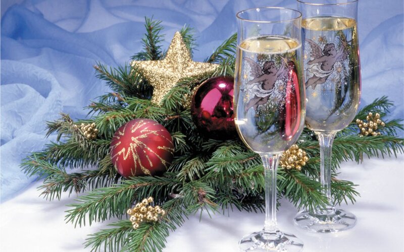 Champagne Glasses with Ornaments — Green, Festive