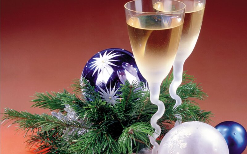 Champagne Glasses with Ornaments — Red, Festive
