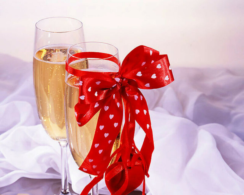 Champagne Glasses with Ribbon — Red