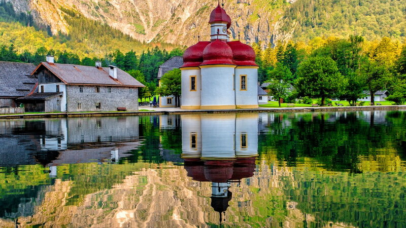 Chapel on a Lake — Green
