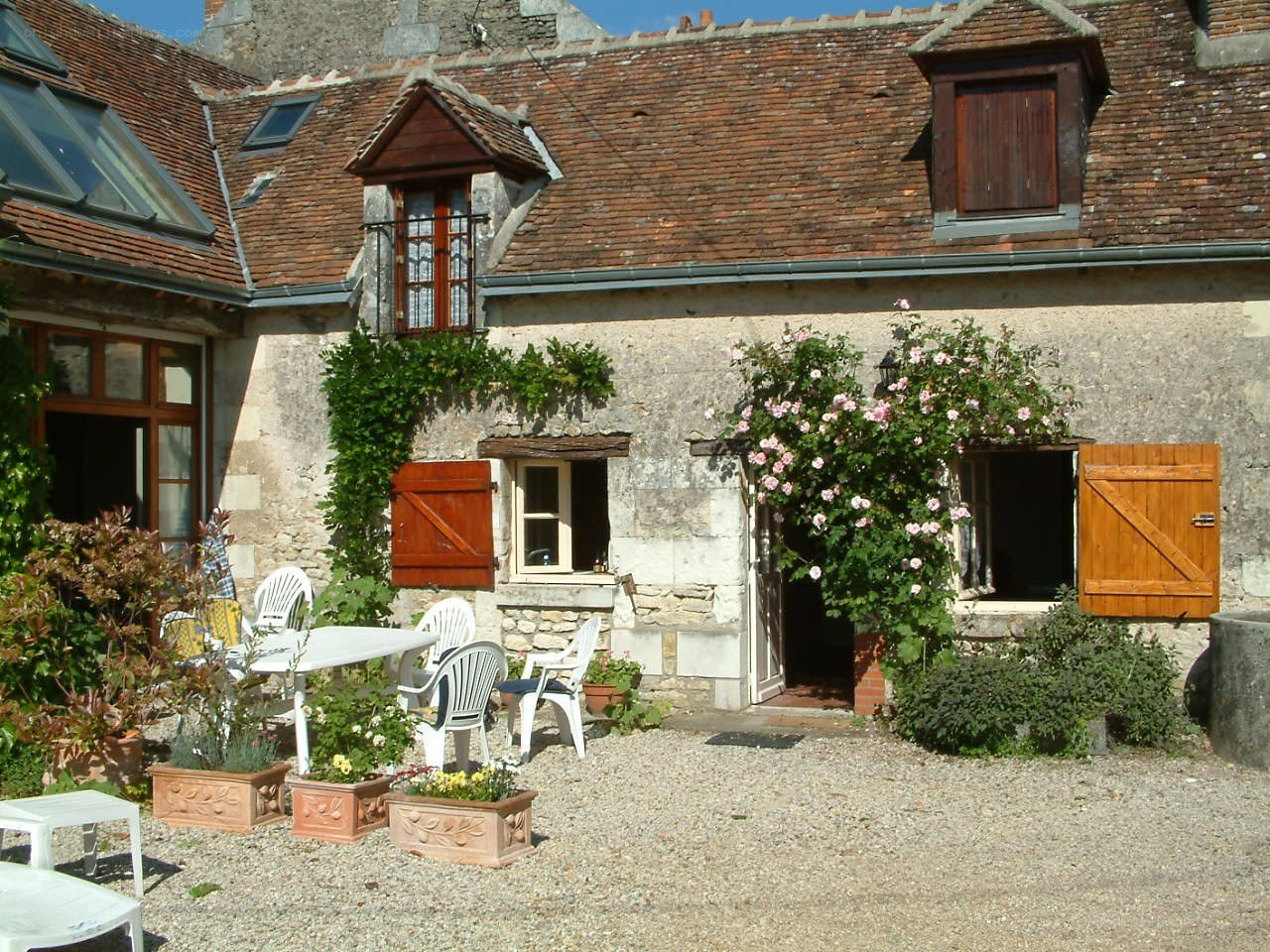 Charming stone cottage courtyard
