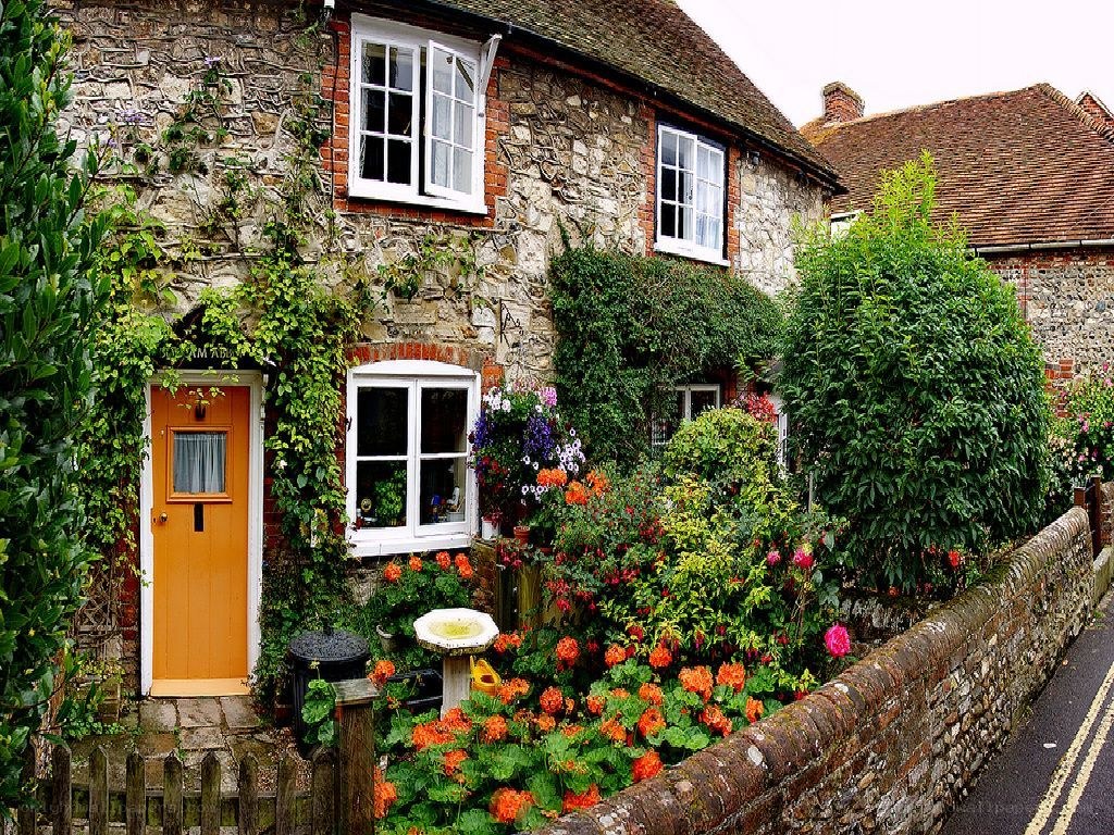 Charming stone cottage with garden
