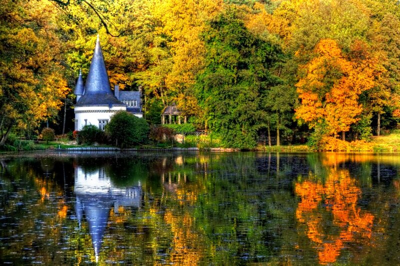 Chateau by Lake — Green