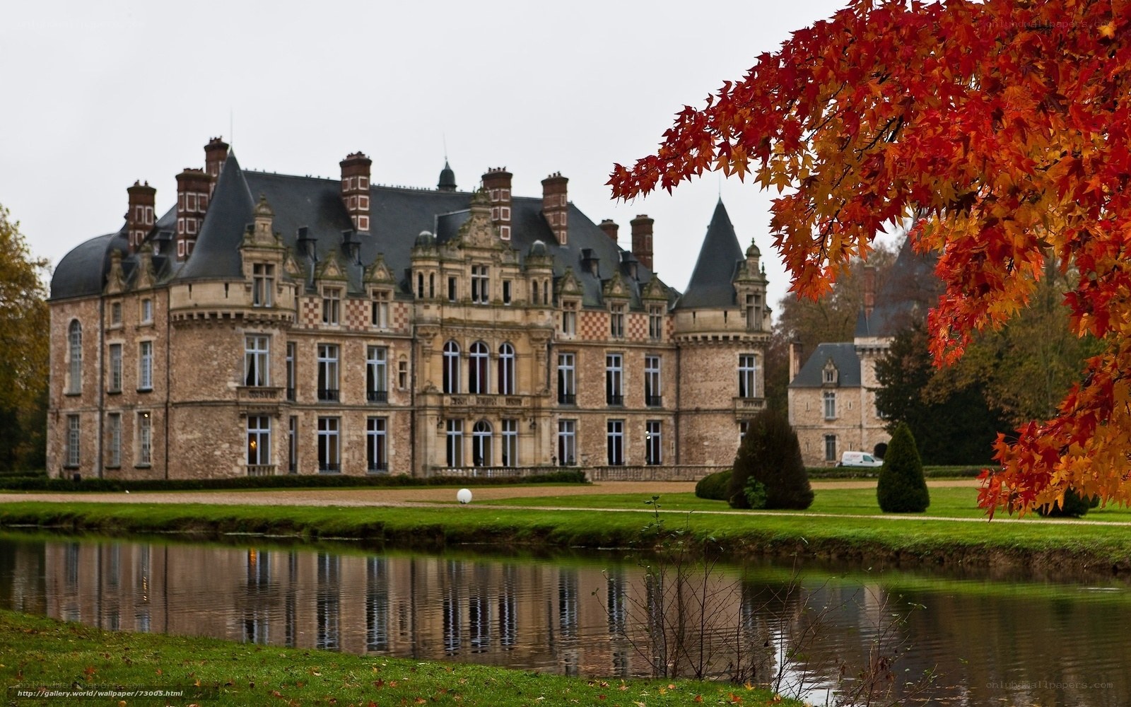 Chateau with autumn leaves